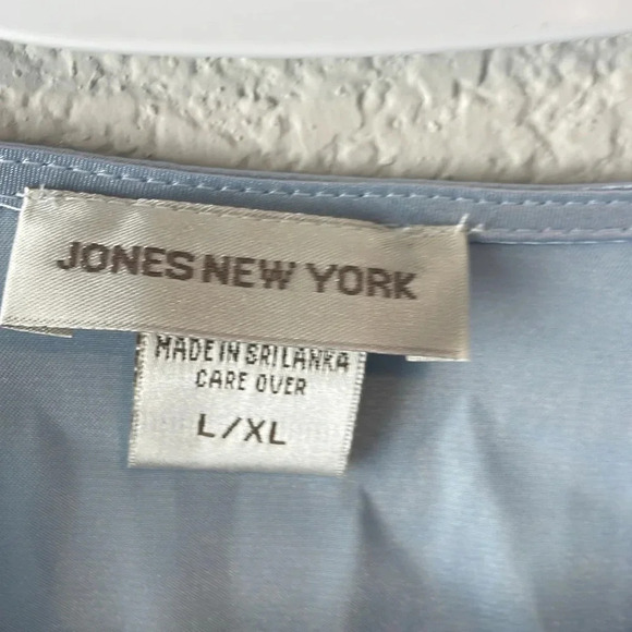 Jones New York L/XL satin like robe - Picture 2 of 6